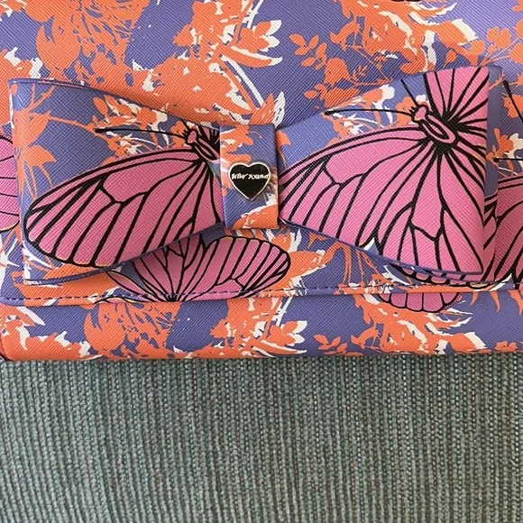 BETSEY Johnson’s Butterflies & Bow Patent Printed Faux Leather Crossbody - Picture 3 of 8